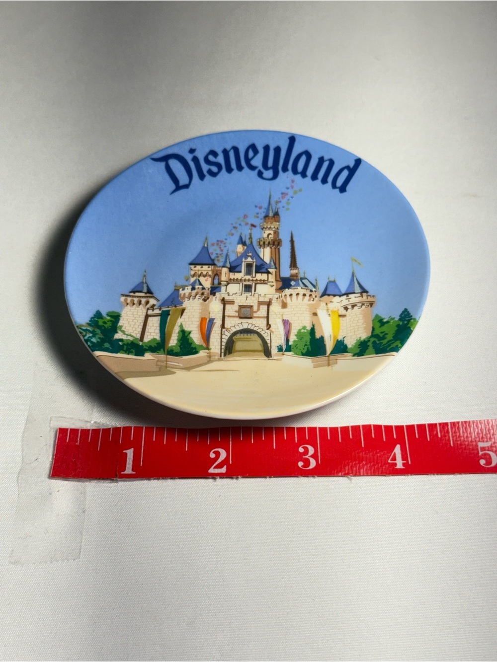 Vintage Disney Collectible Plate of the Disneyland Castle - Picture 4 of 4